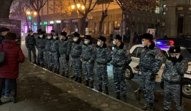 image-1622109852_ermenistan-yerevan-etiraz