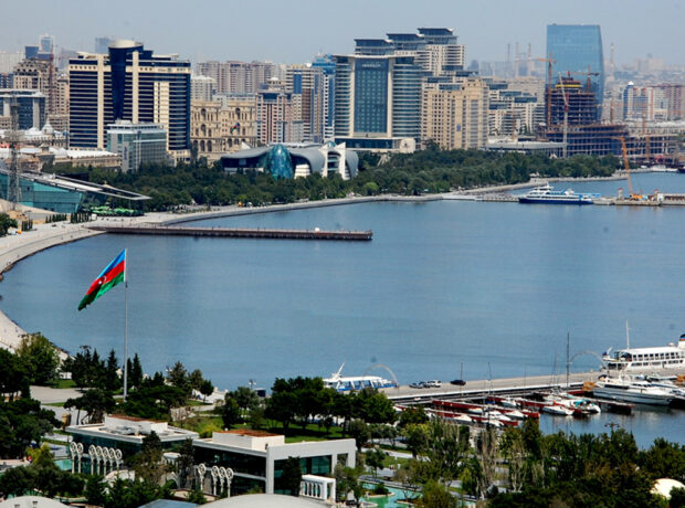 image-trend_baku_city_spring_270415_01