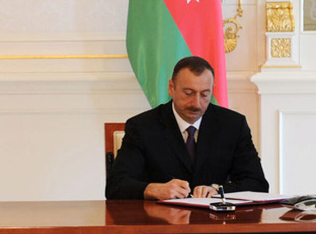 image-ilham_aliyev_imza_251114_-1