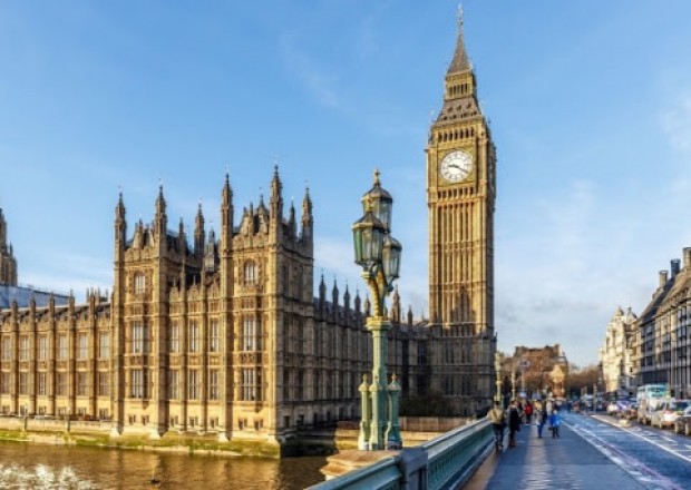 image-1603729472-modern-az_britaniya_parlamenti_842