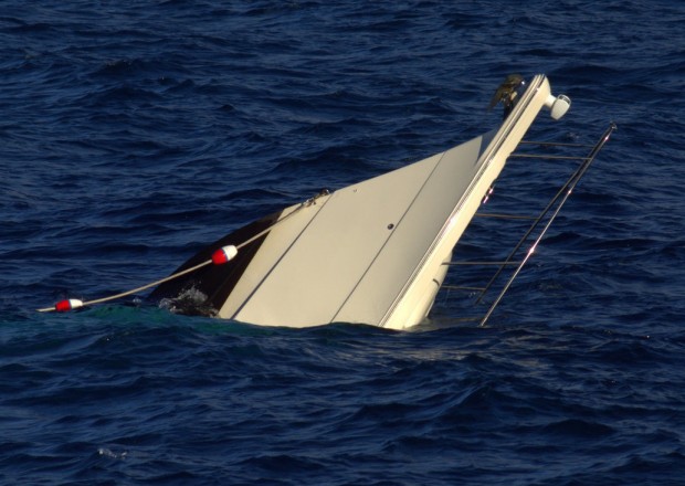 image-1628759893-sinking_boat_ship_crash_250713