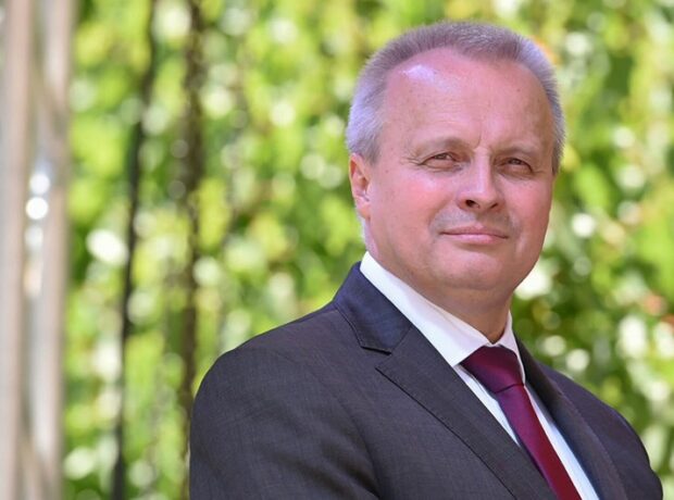 image-e3786f06-02e9-3f53-9a38-c90285db0406_850