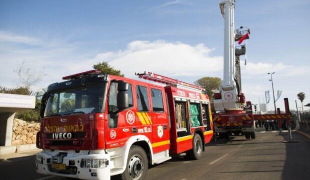 image-1644821951_iran_fire_car_311018