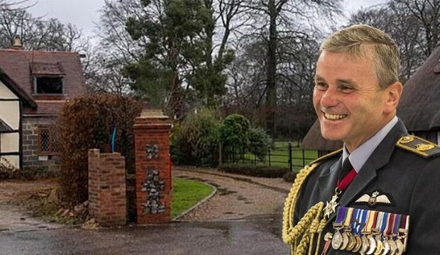 image-1644827004_6209fdd84e3fe11a8011f66d