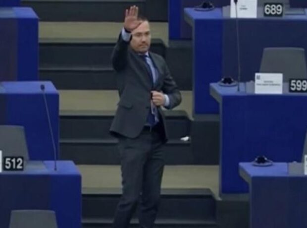 image-1649235520-nazi-selami-angel-dzhambazki-ap-1807164_2