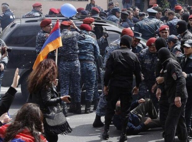 image-1651475691-armenia_protest_031220