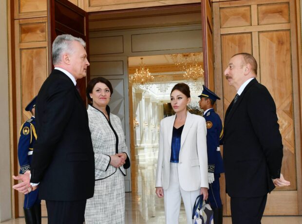 image-b90d80bd8fddcdfd40a5f74b5a9f5b44