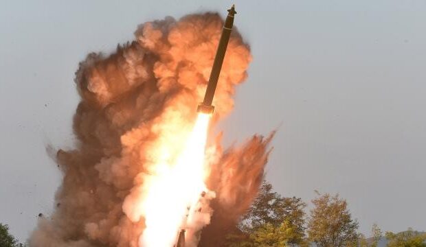 image-1654584631_kuzey-kore-multiple-rocket-launch-reu-1794092_2