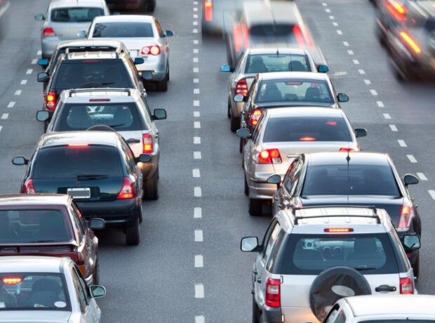 image-1654839278-heavy-traffic-highway-cars-tixac-car