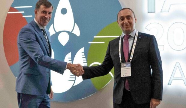 image-1663834241_azerkosmos-voyager-space-1