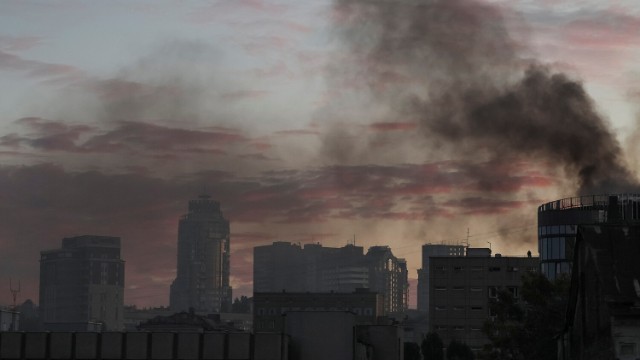 image-1666253125_2022-10-17t055823z_285794805_rc2t2x9cwml6_rtrmadp_3_ukraine-crisis-kyiv-blasts-pic4_zoom-1500x1500-5921