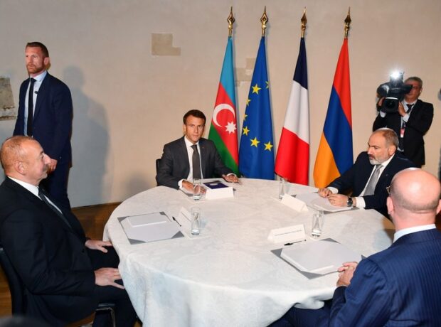 image-17b0fe4d-b8e0-3c55-bc33-2ff1a679373b_850