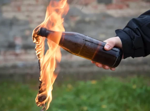 image-1673425828-podzhog-voenkomata-v-rossii