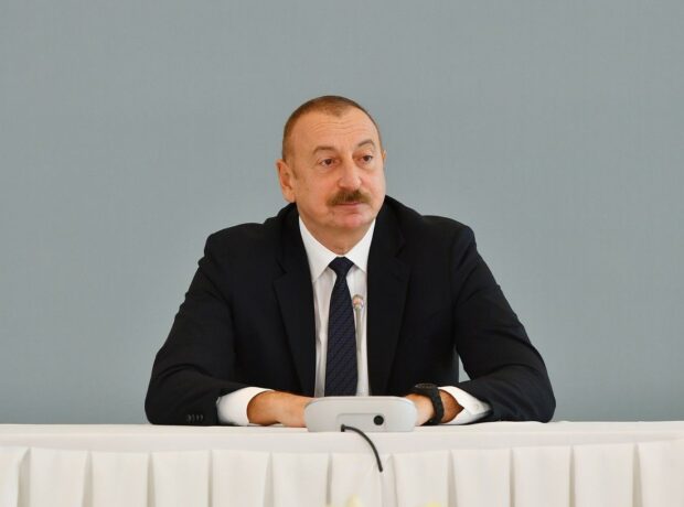 image-ilham-aliyev-ada-university-conference-290422-04-1