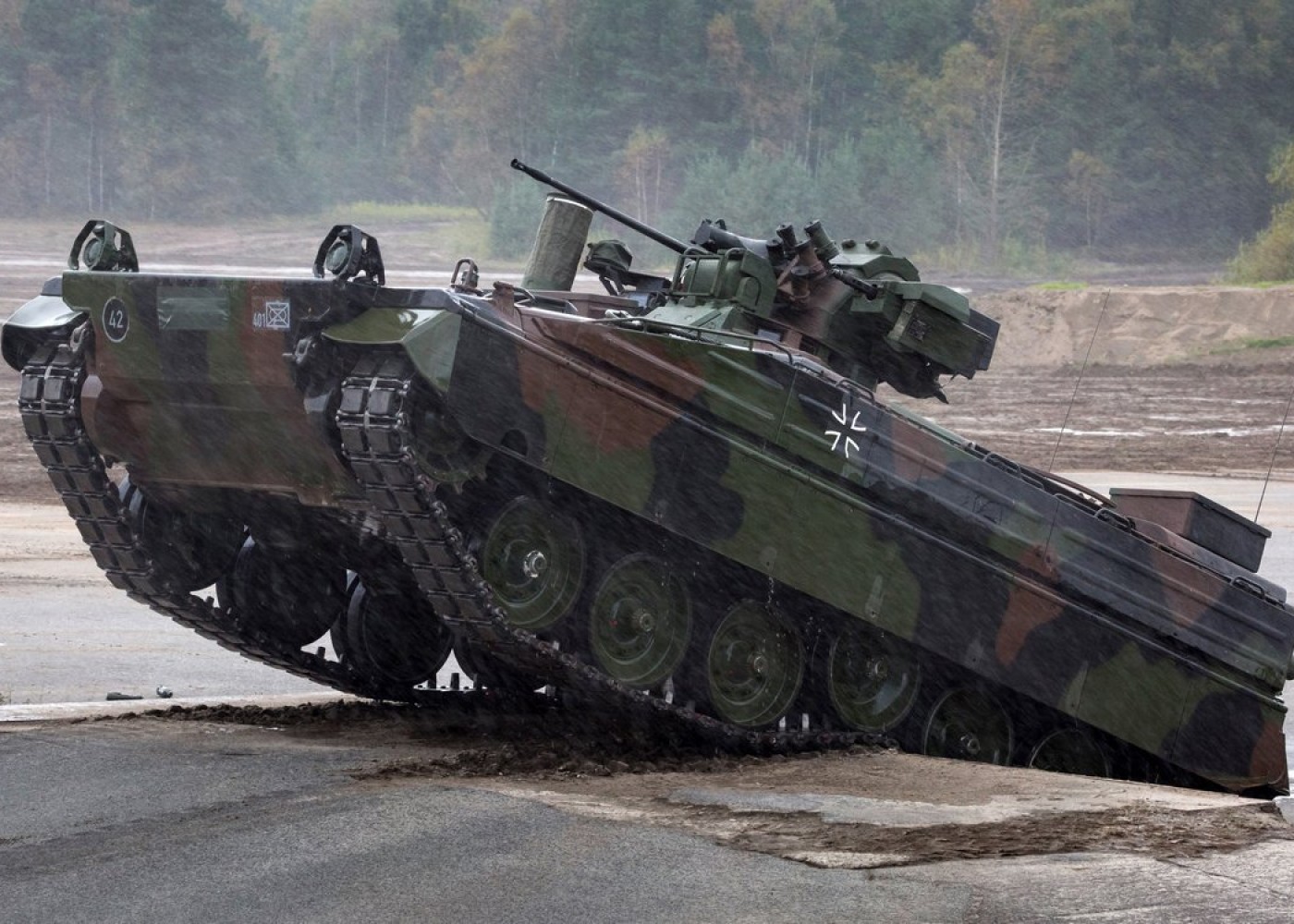 image-1679341351-1679333229_6d7f4b0-marder-06