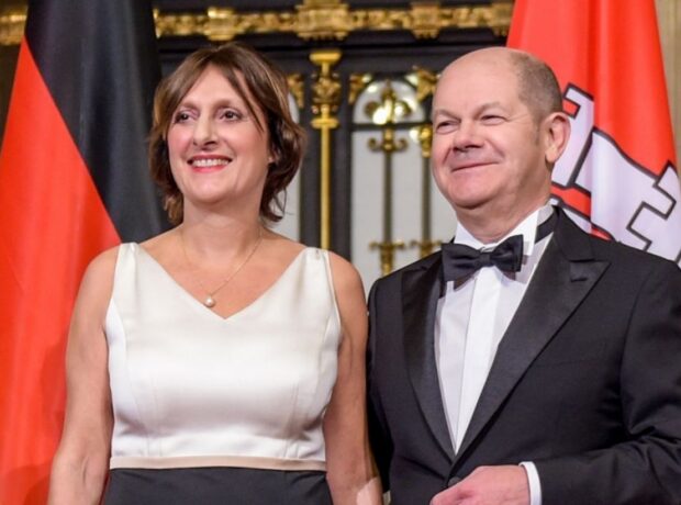 image-1681797878-britta-ernst-jahren-spd-kanzlerkandidat-olaf-scholz_857677823_1200x675_0d24bc3c8fefca0f237050ca9a451630