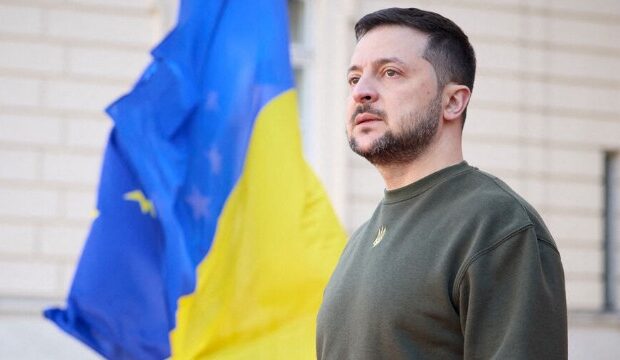 image-1683795469_2023-03-12t223115z_2104387640_rc2xmz9mimpu_rtrmadp_3_ukraine-crisis-zelenskiy-soldier-pic_32ratio_900x600-900x600-93598