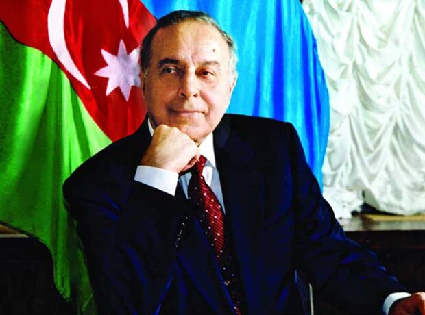 image-cf8cc8793d-heyder-eliyev-sexsiyyetine-sonsuz-ehtiram