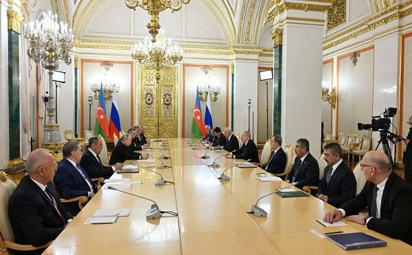 image-ilham-eliyev-putin-gorus