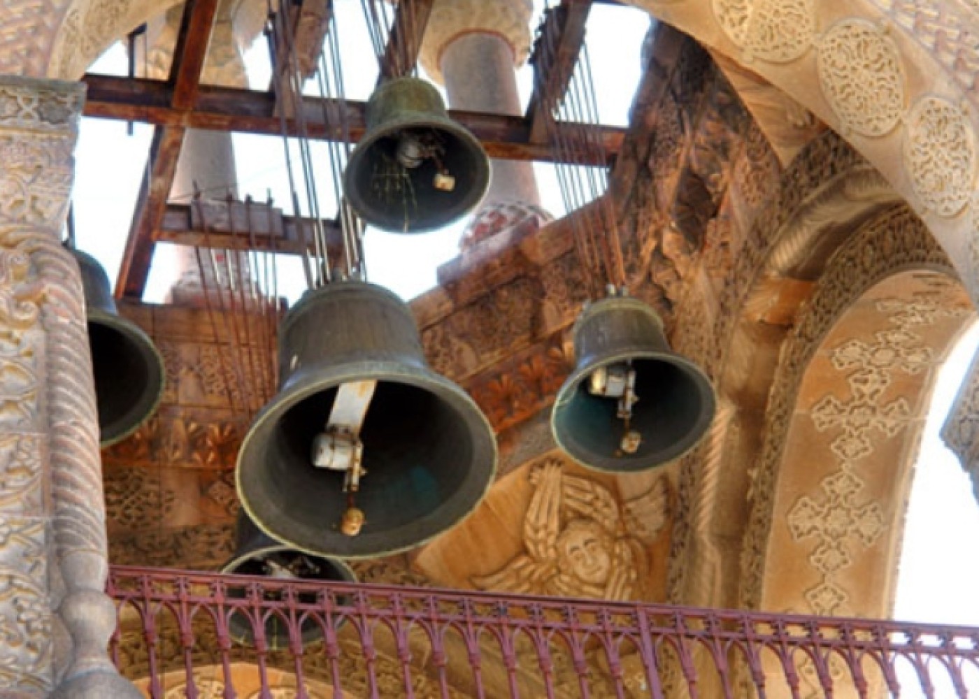 image-1690183003-befunky_collages