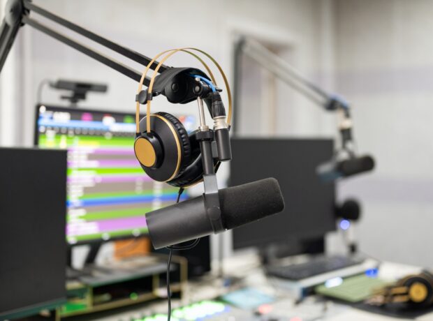 image-1690355455-radio