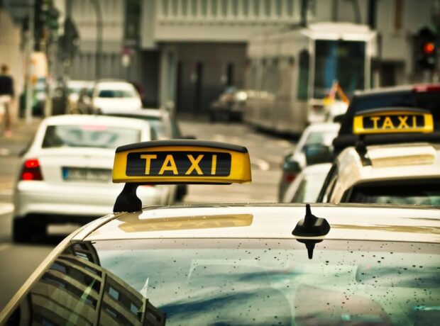 image-1692348096-taxi