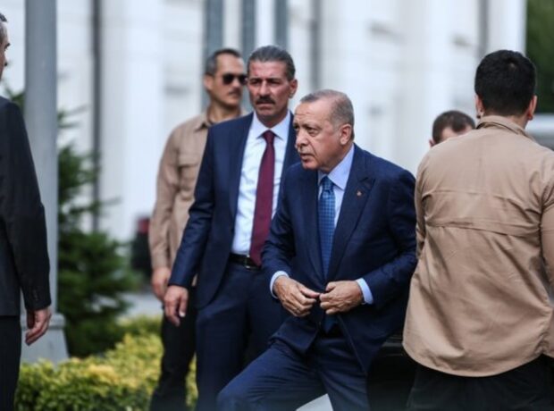 image-1696484339-0x0-son-dakika-haberi-baskan-erdogan-istanbulda-milletvekilleriyle-bir-araya-geldi-1562401770861