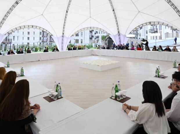 image-ba1c320de15d61aed068bdf576154eaa_8777916