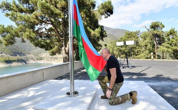 image-eliyev-serseng-bayraq
