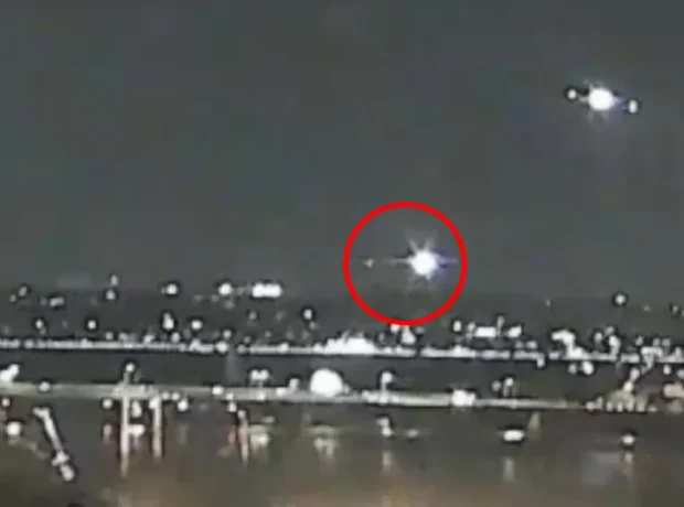 image-1738213560-small-airplane-crashes-river-near-97588245