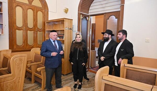 image-leyla-eliyeva-sinaqoqda