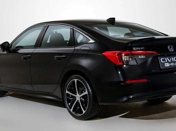 image-1745819849-honda-civic-sedan-ehev-2022-5
