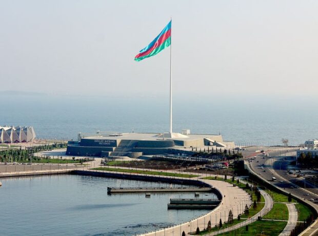 image-media-bayraq_meydani_120715-jhfbyt6uco42wxepgi9s